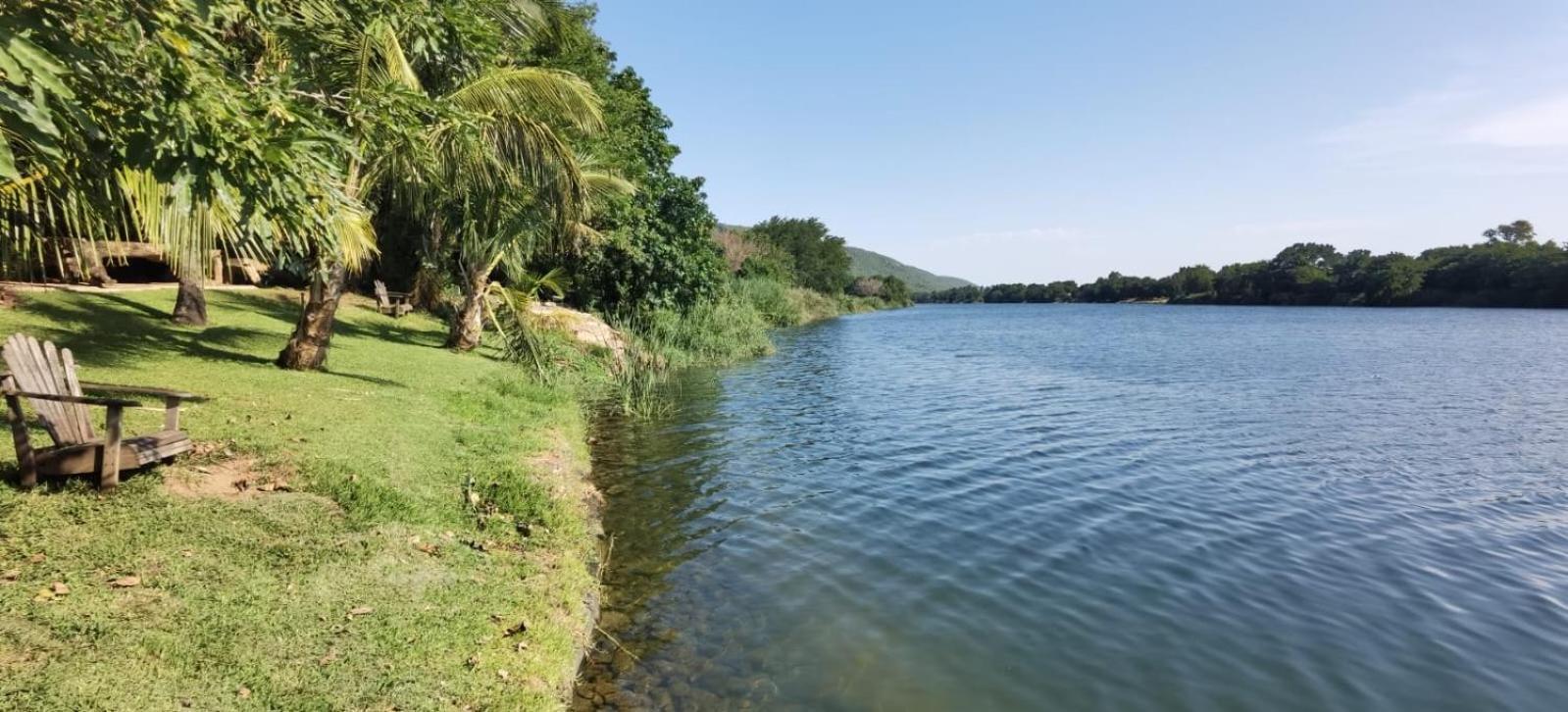 Hippo Retreat & Tiger Fishing Komatipoort Exterior photo